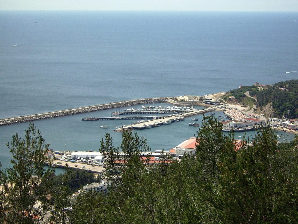 Porto de abrigo   Marina   doca pesca   estaleiros navais  Sesimbra 1024x768